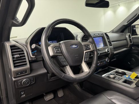 Used 2021 Ford Expedition XLT image 12