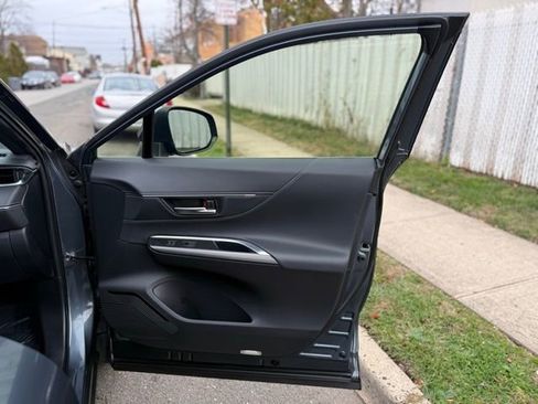 Used 2021 Toyota Venza XLE w/ Activity Package (TMS) image 29