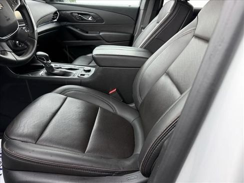 Used 2023 Chevrolet Traverse High Country w/ LPO, 'HIT The Road' Package AWD/4WD image 4