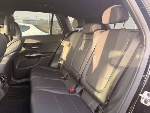 Used 2023 Mercedes-Benz GLC 300 4MATIC image 9