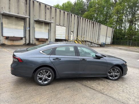 Used 2024 Honda Accord EX image 11