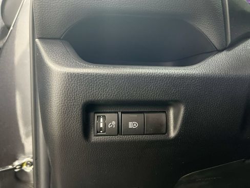 Used 2023 Toyota RAV4 LE AWD/4WD image 19