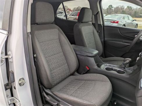 Used 2022 Chevrolet Equinox LT image 30