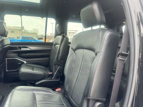 Used 2022 Jeep Wagoneer Series III image 23