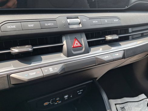 Used 2025 Kia K4 EX FWD image 31