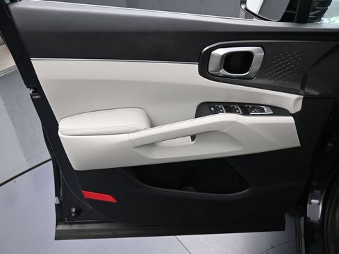 Used 2025 Kia Sorento S w/ Panoramic Sunroof Package FWD image 13