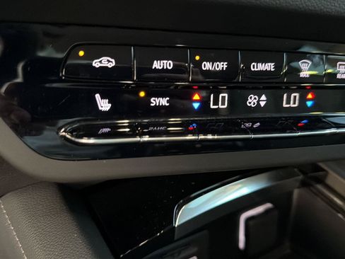 Used 2023 Buick Envision Essence w/ Technology Package I AWD/4WD image 27