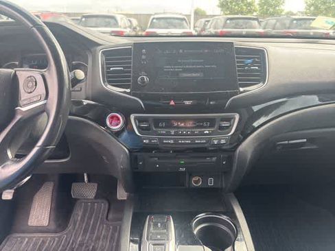 Used 2019 Honda Pilot Touring image 18