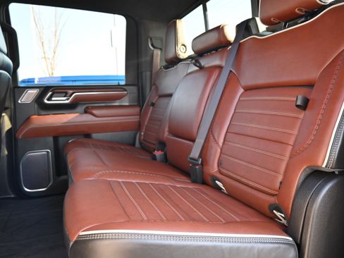 Used 2024 GMC Sierra 3500 Denali Ultimate AWD/4WD image 31