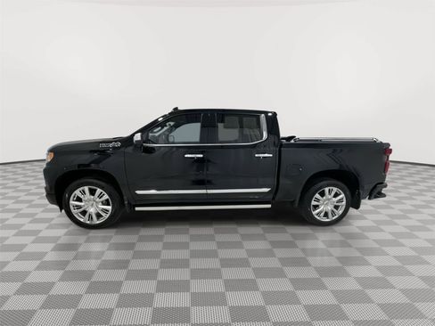 Used 2023 Chevrolet Silverado 1500 High Country w/ High Country Premium Package AWD/4WD image 2