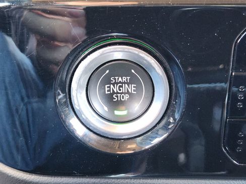 Used 2023 GMC Sierra 1500 SLT image 24