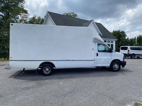 Used 2023 Chevrolet Express 3500 w/ Power Convenience Package RWD image 28