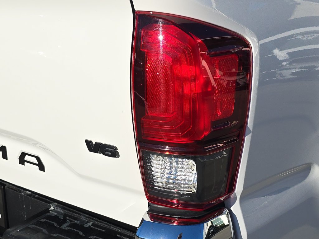 Used 2019 Toyota Tacoma SR5 RWD image 37