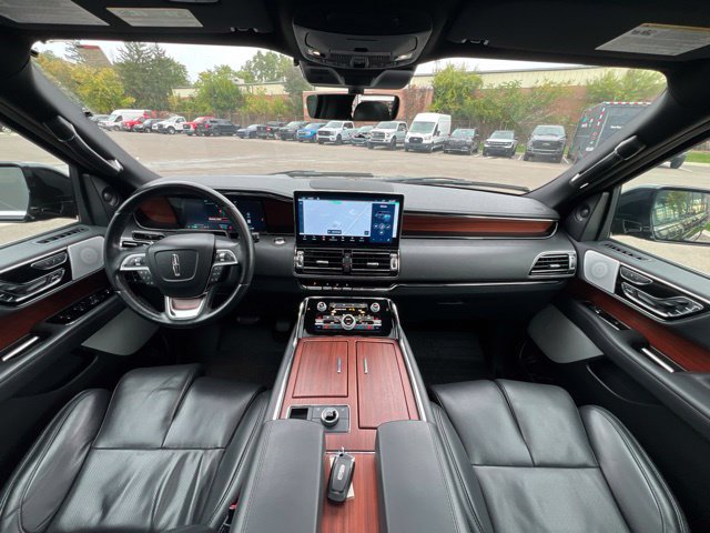 Used 2024 Lincoln Navigator L Reserve AWD/4WD image 21