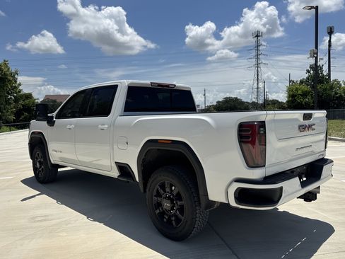 Used 2026 GMC Sierra 2500 AT4 AWD/4WD image 11