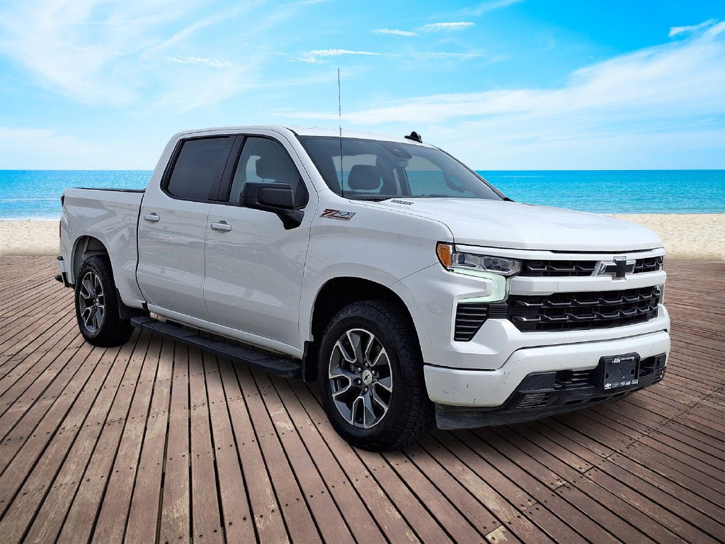 Used 2025 Chevrolet Silverado 1500 RST w/ Z71 Off-Road Package AWD/4WD image 3