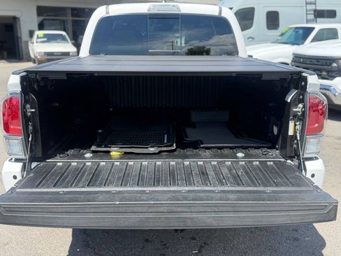 Used 2020 Toyota Tacoma TRD Off-Road w/ Technology Package AWD/4WD image 24