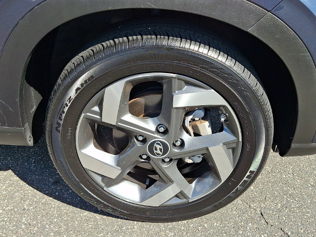 Used 2024 Hyundai Venue Limited FWD image 8