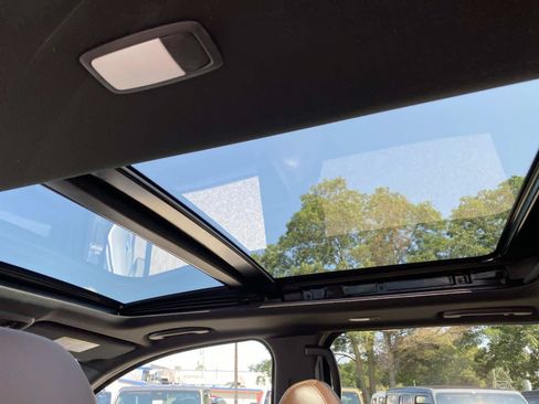 Used 2023 Nissan Titan Platinum Reserve w/ Moonroof Package AWD/4WD image 13