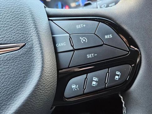 New 2026 Chrysler Pacifica Select image 18