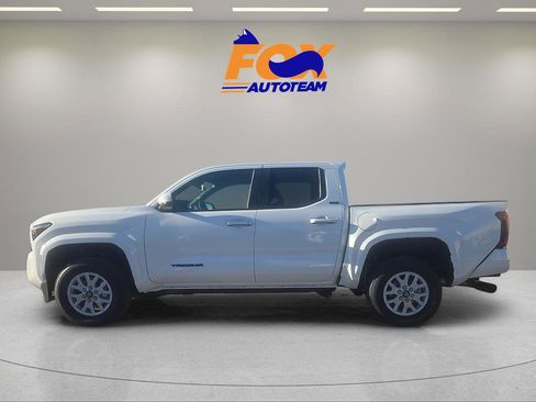 New 2026 Toyota Tacoma SR5 AWD/4WD image 2