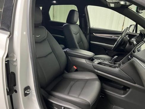 Used 2023 Cadillac XT5 Luxury FWD image 16