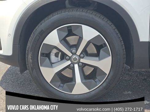 Used 2026 Volvo XC40 B5 Plus w/ Protection Package Premier AWD/4WD image 14