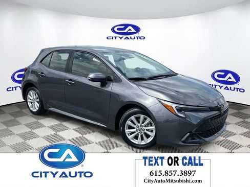 Used 2025 Toyota Corolla SE FWD image 1