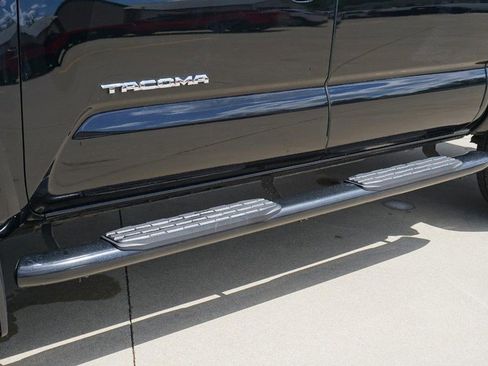 Used 2021 Toyota Tacoma Limited AWD/4WD image 13