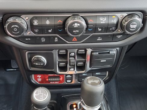 New 2026 Jeep Wrangler Unlimited Rubicon AWD/4WD image 16
