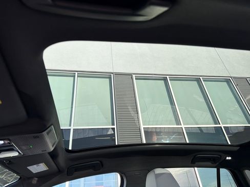 Certified 2021 Volkswagen ID.4 Pro S w/ Gradient Package image 23