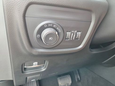 New 2026 Jeep Grand Cherokee Limited w/ Luxury Tech Group II image 23