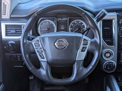 Used 2018 Nissan Titan SV w/ SV Convenience Package image 14