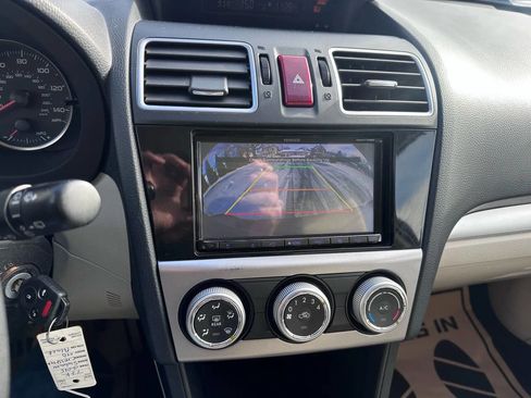 Used 2015 Subaru Crosstrek 2.0i Premium image 19