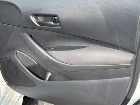 Used 2022 Toyota Corolla LE FWD image 34
