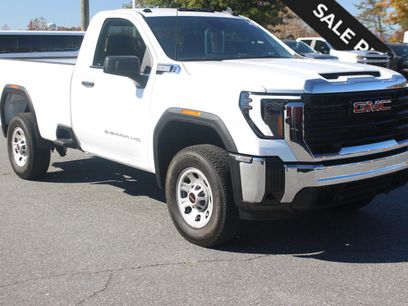 New 2025 GMC Sierra 3500 Pro w/ Convenience Package