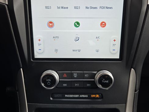 Used 2024 Ford Edge SE w/ Black Appearance Package image 14