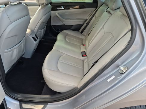 Used 2017 Hyundai Sonata Limited w/ Ultimate Package 02 FWD image 16