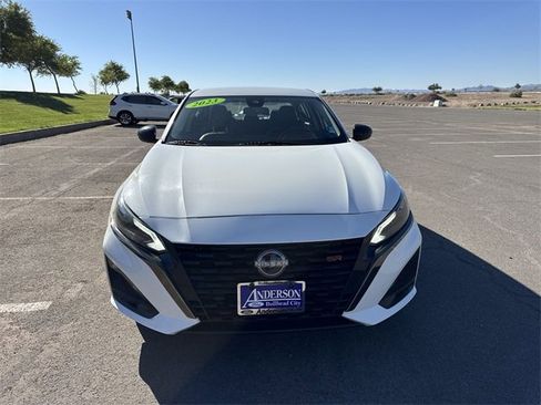 Used 2023 Nissan Altima 2.5 SR image 2