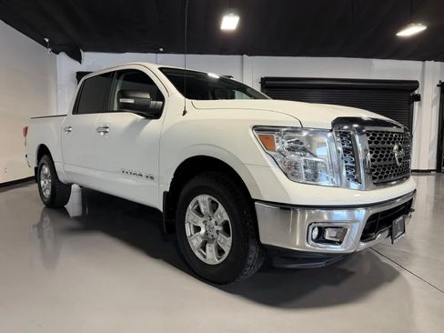 Used 2018 Nissan Titan S AWD/4WD image 3