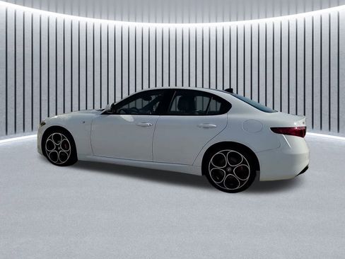 Used 2022 Alfa Romeo Giulia Ti w/ Active Assist Plus Package image 17