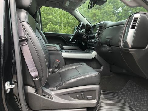 Used 2017 Chevrolet Silverado 1500 LTZ Z71 w/ LTZ Plus Package image 12