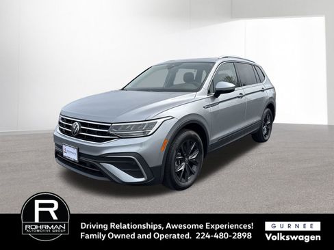 Used 2024 Volkswagen Tiguan SE w/ Panoramic Sunroof Package AWD/4WD image 1