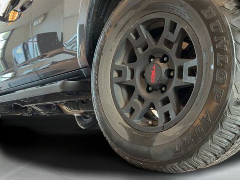 Used 2021 Toyota 4Runner TRD Off-Road Premium w/ Moonroof Package AWD/4WD image 52