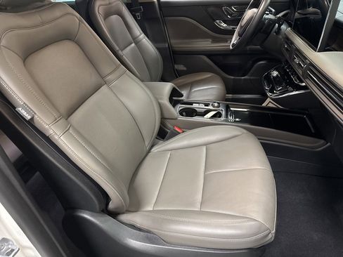 Certified 2023 Lincoln Corsair Reserve image 33