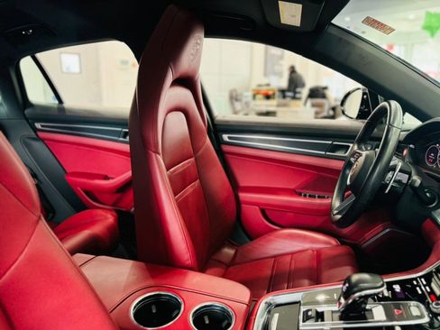 Used 2022 Porsche Panamera 4 Platinum Edition image 24