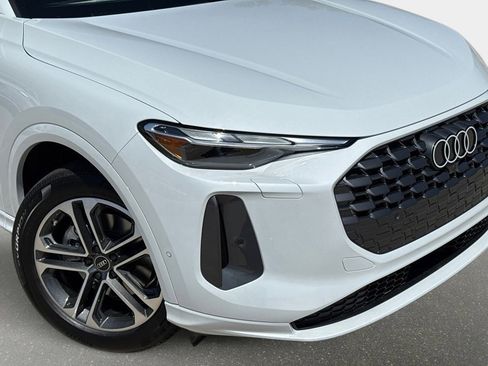 Used 2025 Audi Q5 Premium w/ Convenience Package image 22