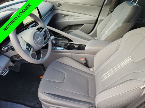 New 2025 Hyundai Elantra SEL image 11