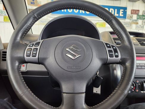 Used 2007 Suzuki SX4 AWD Hatchback image 9