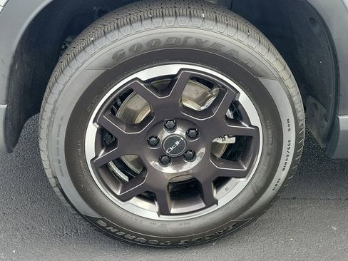 Used 2025 Honda Pilot EX-L image 6